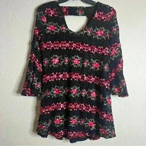 Lapis Bell Sleeves Lace Floral Dress can be worn as a blouse as well size M